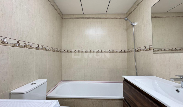 Resale - Apartment / flat - Torrevieja