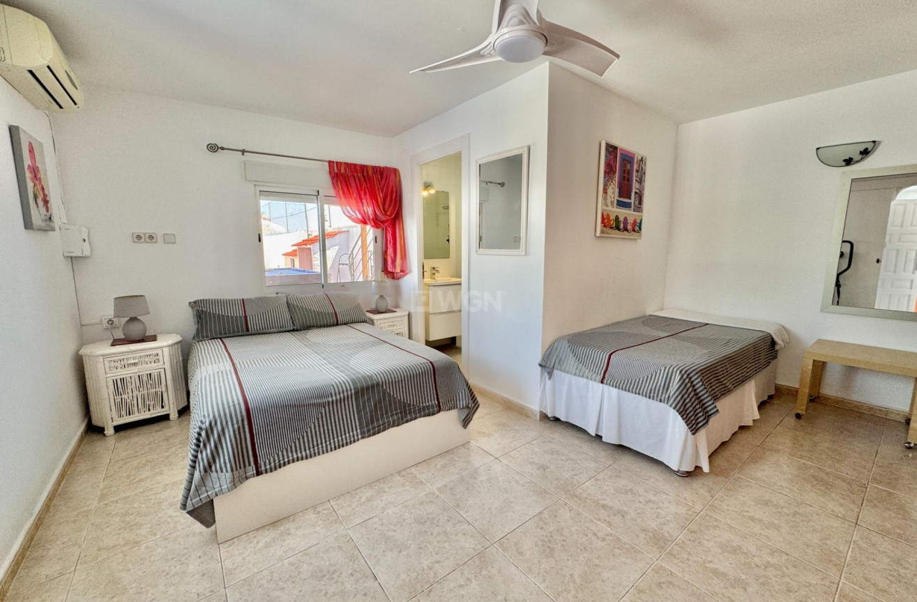 Resale - Villa - Dolores - Comunidad Valenciana