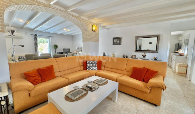 Resale - Villa - Dolores - Comunidad Valenciana