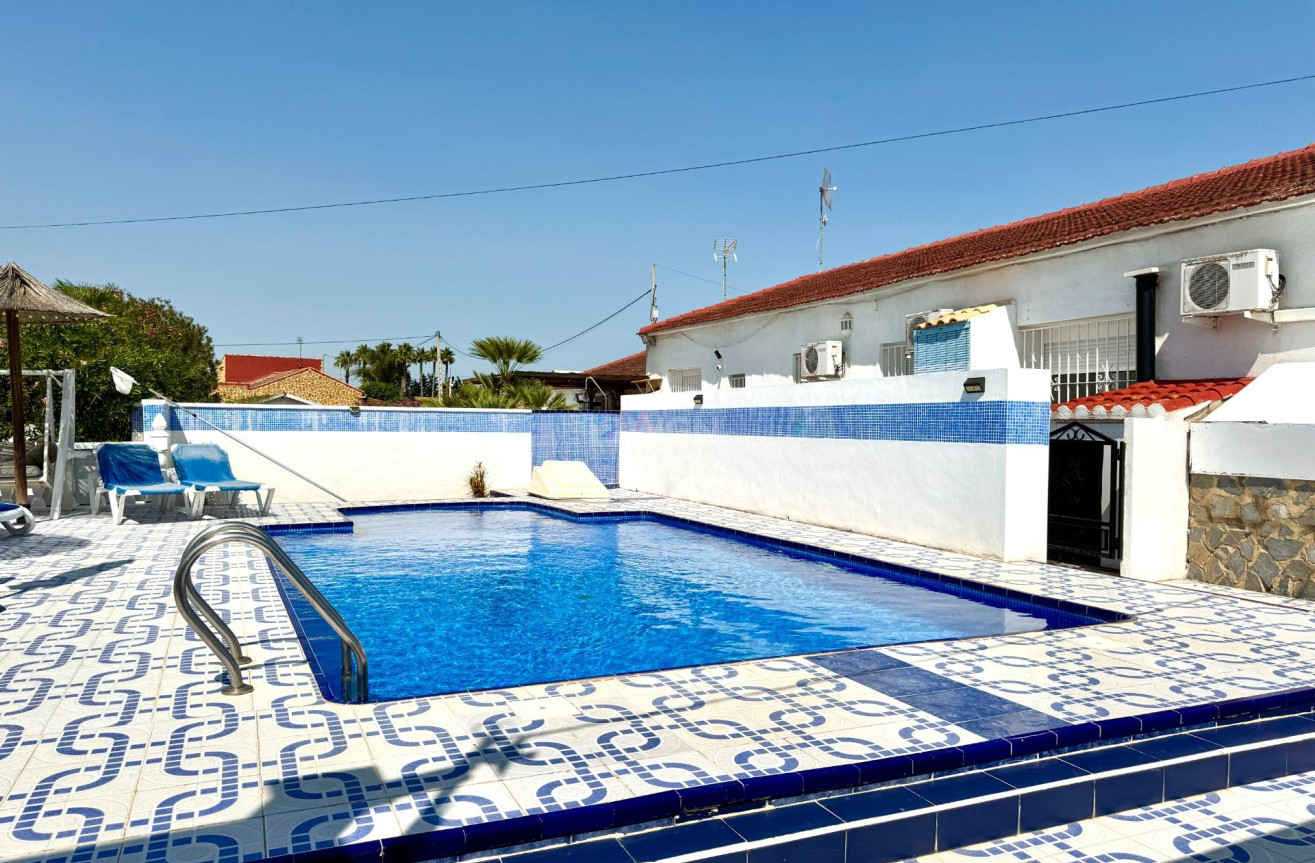 Resale - Villa - Dolores - Comunidad Valenciana