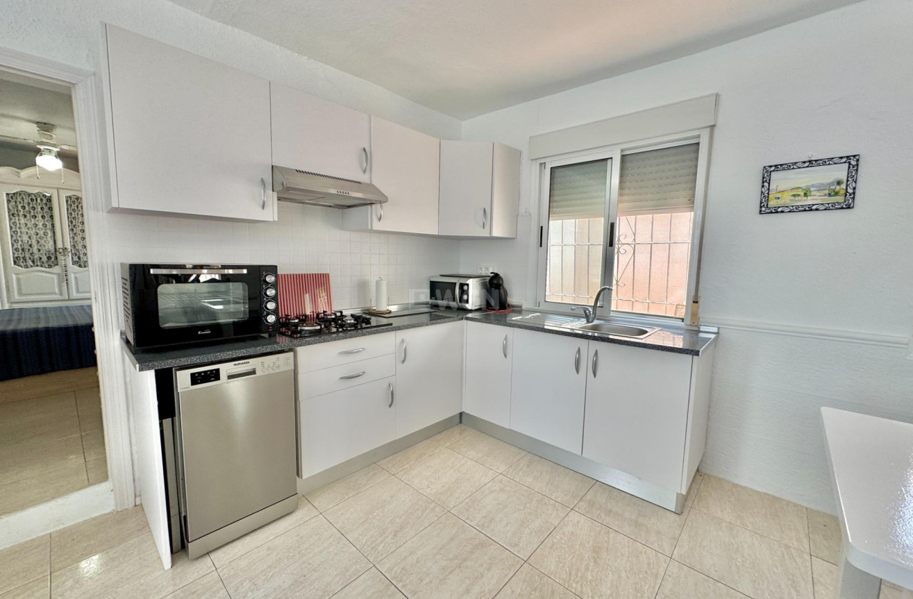 Resale - Villa - Dolores - Comunidad Valenciana