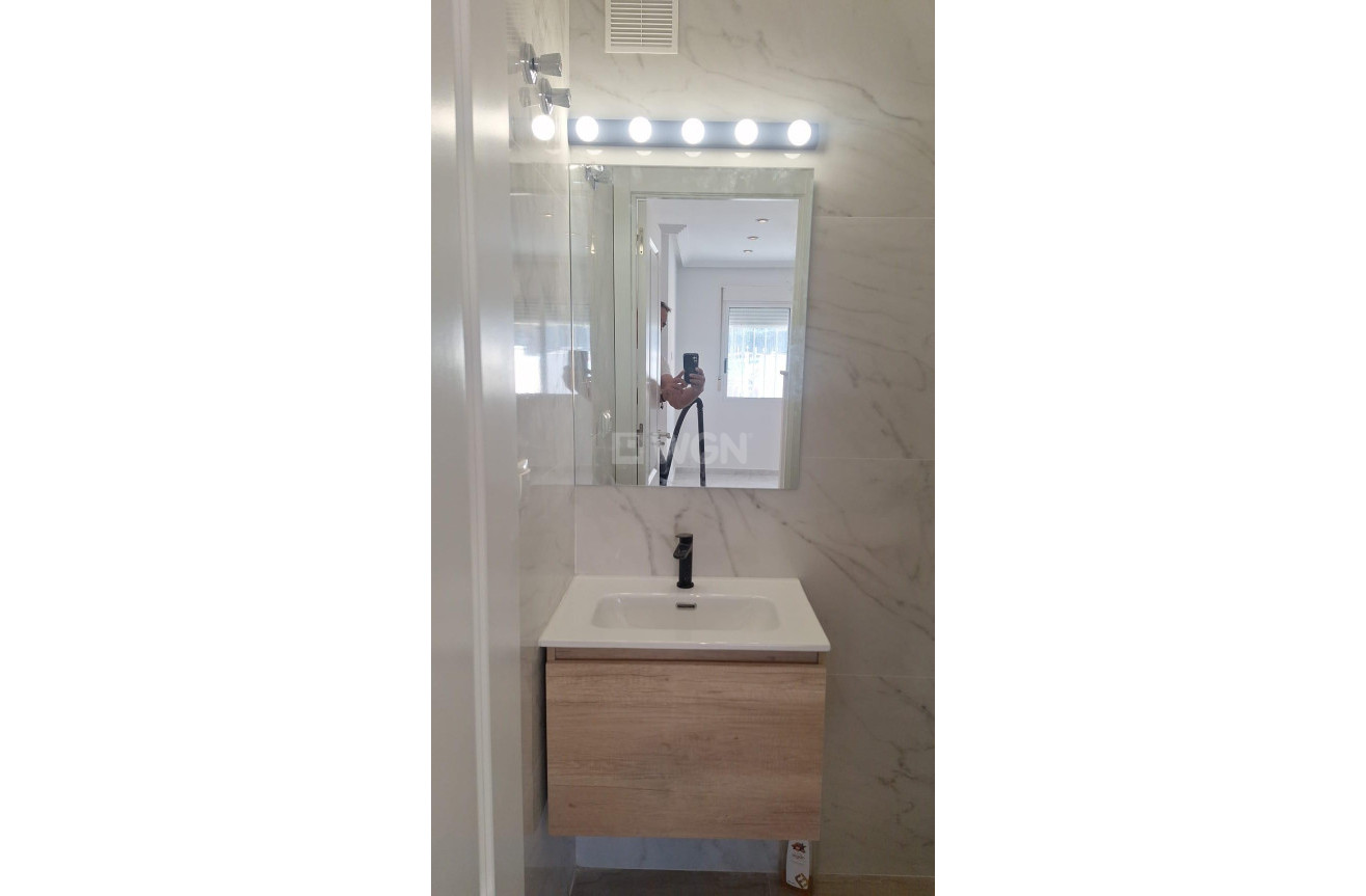 Resale - Townhouse - Torrevieja - aguas nuevas