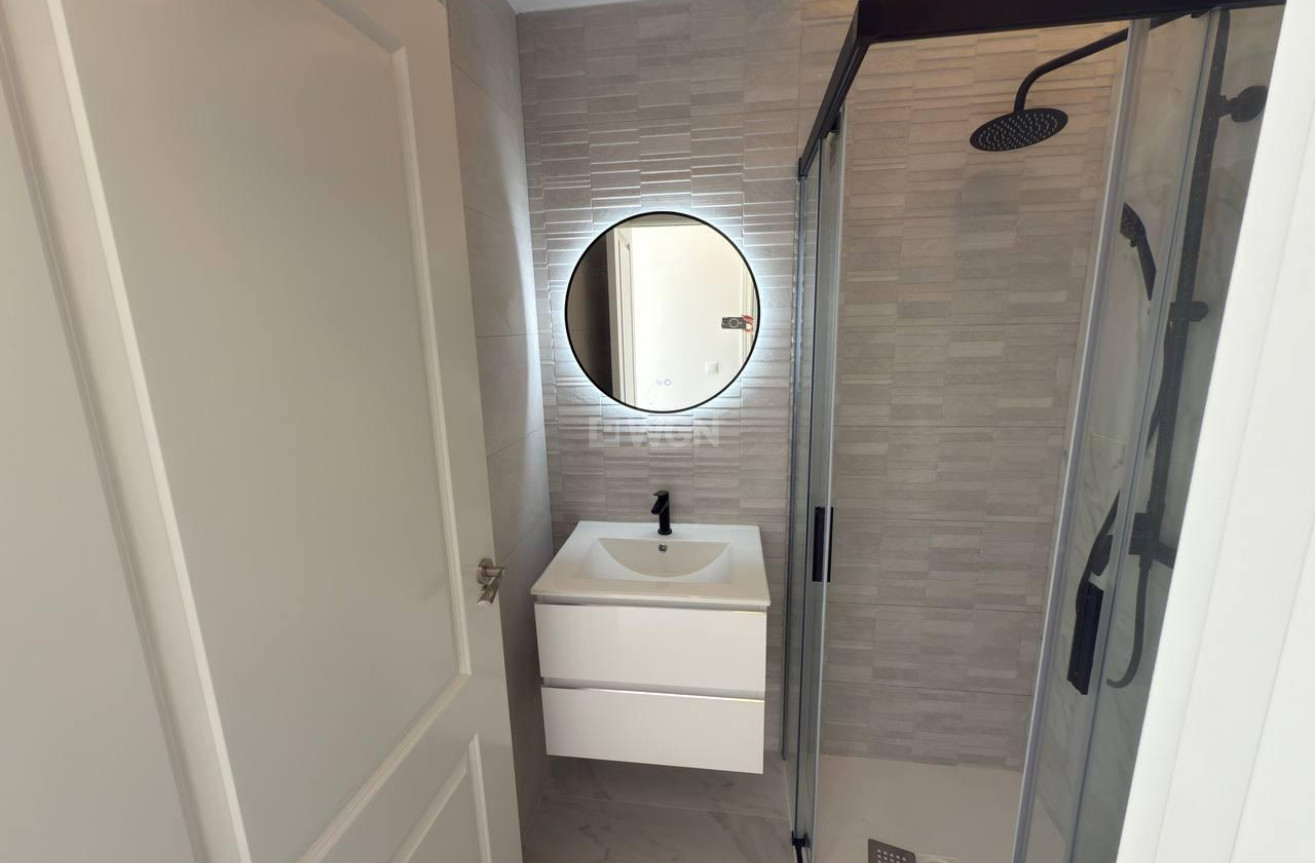 Resale - Townhouse - Torrevieja - aguas nuevas