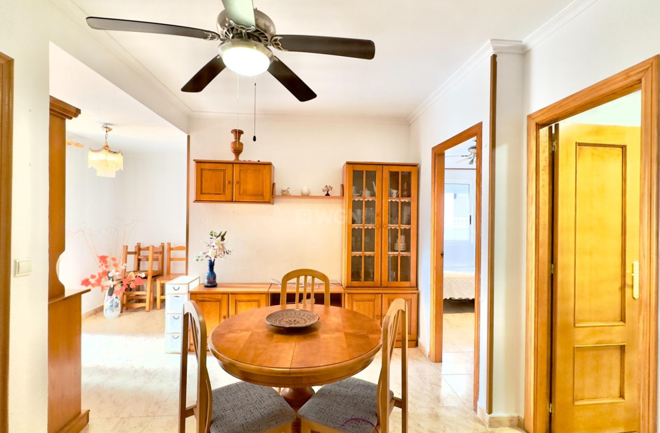 Odsprzedaż - Mieszkanie w bloku - Torrevieja - Centro