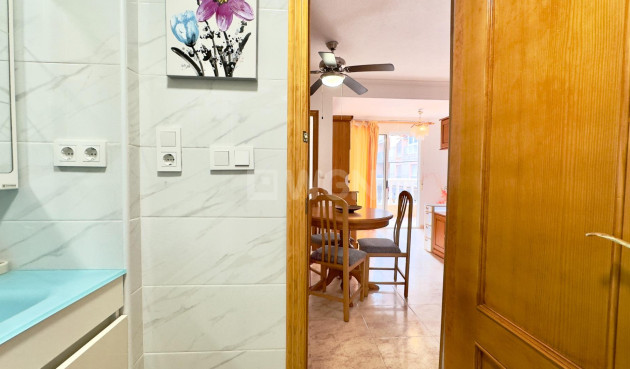 Odsprzedaż - Mieszkanie w bloku - Torrevieja - Centro