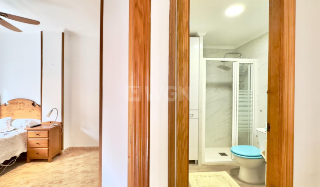 Odsprzedaż - Mieszkanie w bloku - Torrevieja - Centro