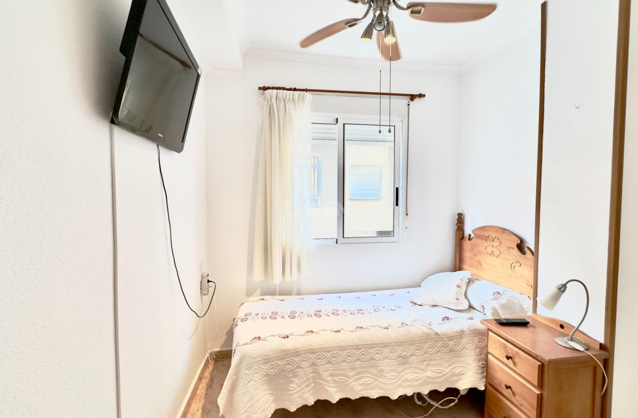 Odsprzedaż - Mieszkanie w bloku - Torrevieja - Centro