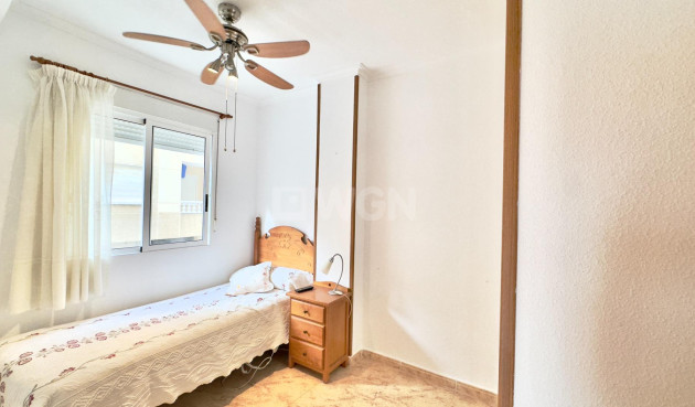 Odsprzedaż - Mieszkanie w bloku - Torrevieja - Centro