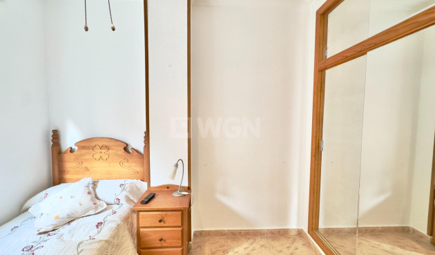 Odsprzedaż - Mieszkanie w bloku - Torrevieja - Centro