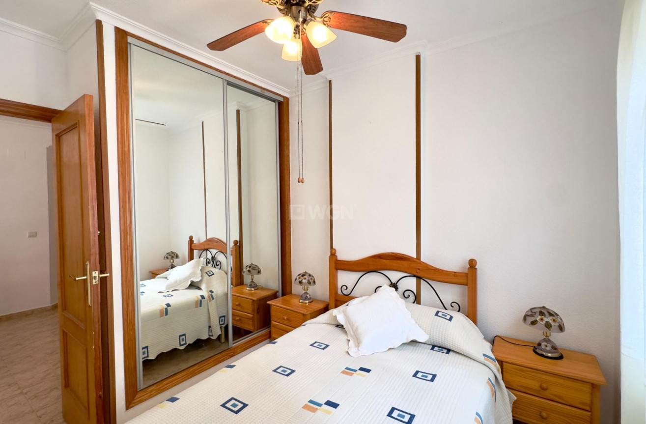 Odsprzedaż - Mieszkanie w bloku - Torrevieja - Centro