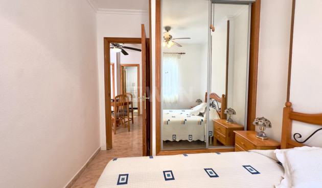 Odsprzedaż - Mieszkanie w bloku - Torrevieja - Centro