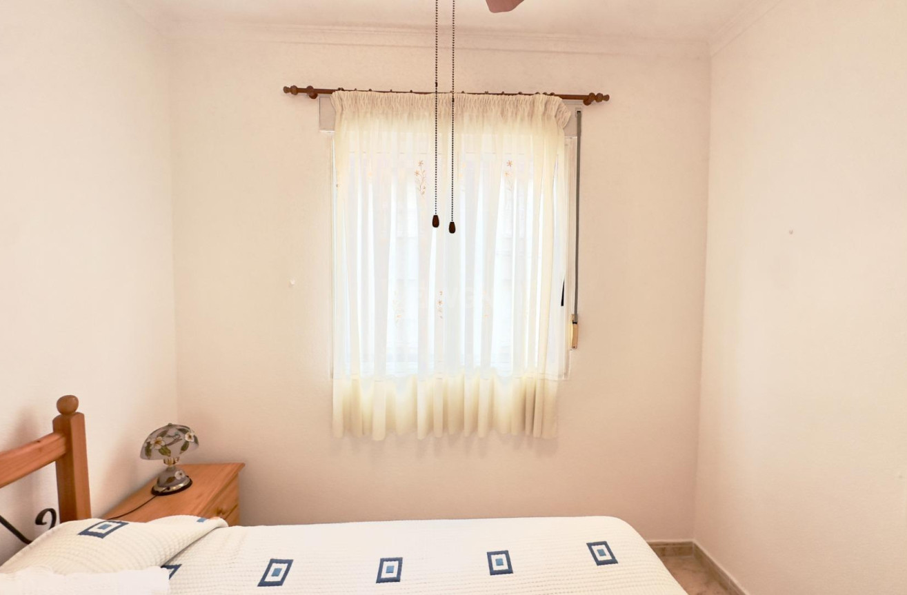 Odsprzedaż - Mieszkanie w bloku - Torrevieja - Centro