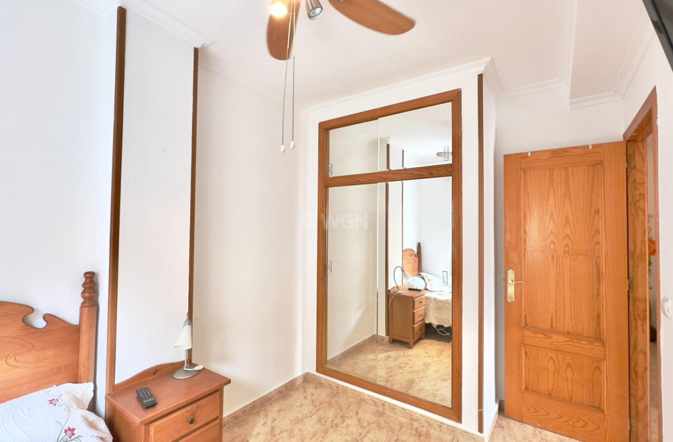 Odsprzedaż - Mieszkanie w bloku - Torrevieja - Centro