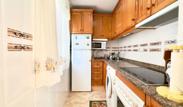 Odsprzedaż - Mieszkanie w bloku - Torrevieja - Centro