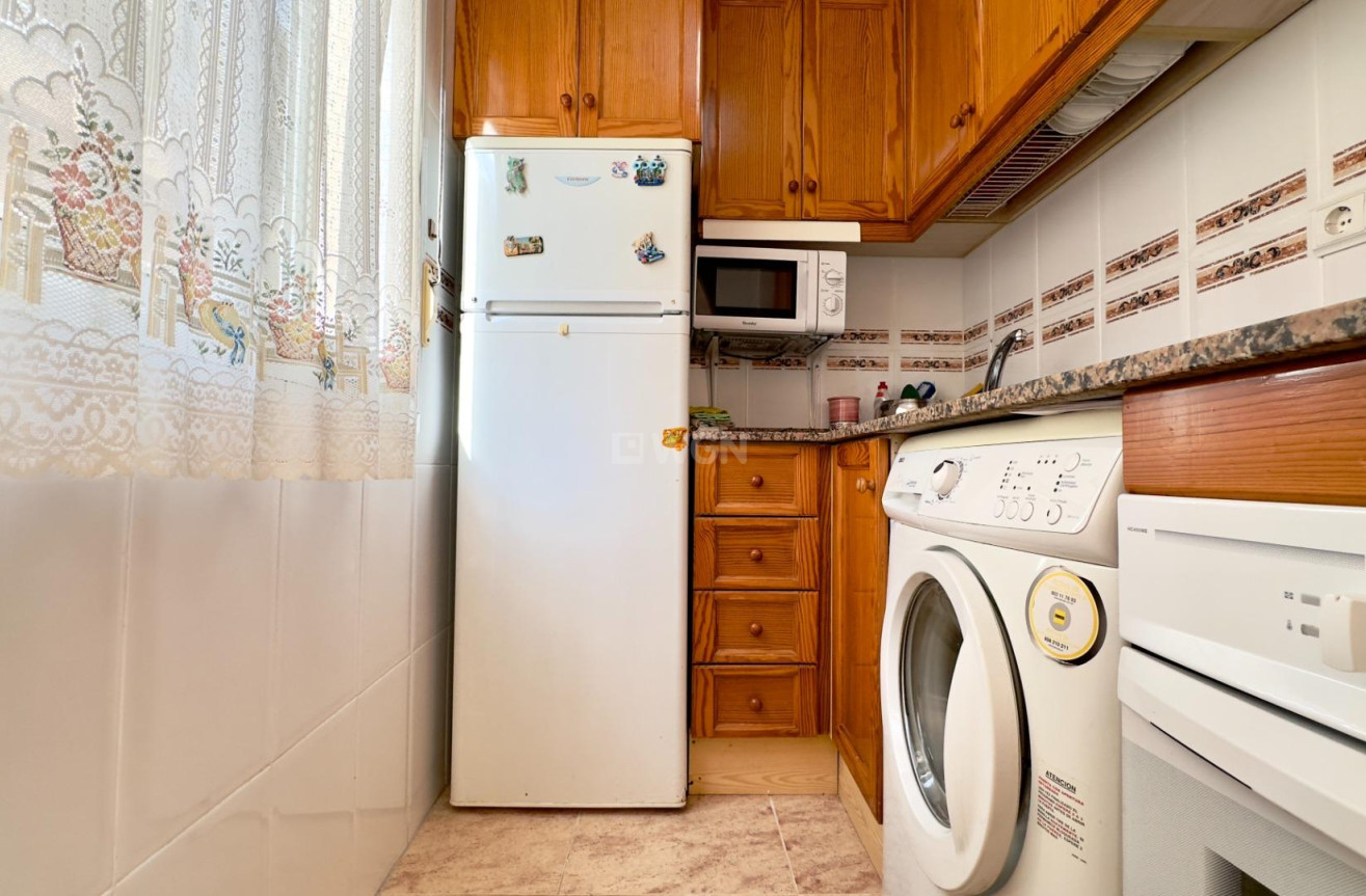 Odsprzedaż - Mieszkanie w bloku - Torrevieja - Centro