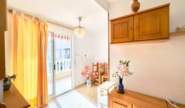 Odsprzedaż - Mieszkanie w bloku - Torrevieja - Centro