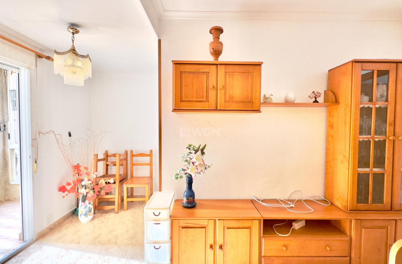 Odsprzedaż - Mieszkanie w bloku - Torrevieja - Centro