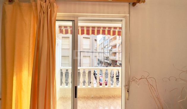 Odsprzedaż - Mieszkanie w bloku - Torrevieja - Centro