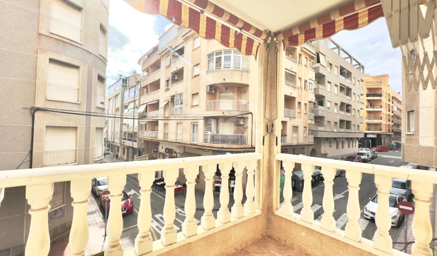 Odsprzedaż - Mieszkanie w bloku - Torrevieja - Centro