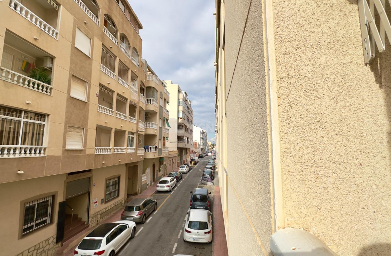 Odsprzedaż - Mieszkanie w bloku - Torrevieja - Centro