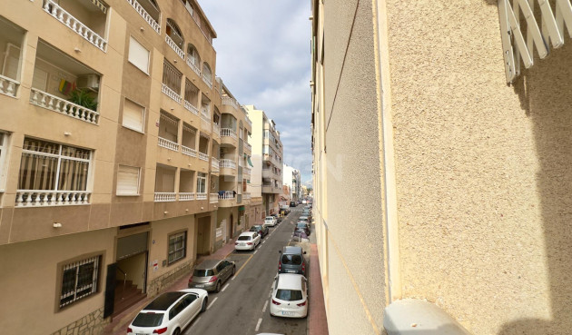 Odsprzedaż - Mieszkanie w bloku - Torrevieja - Centro