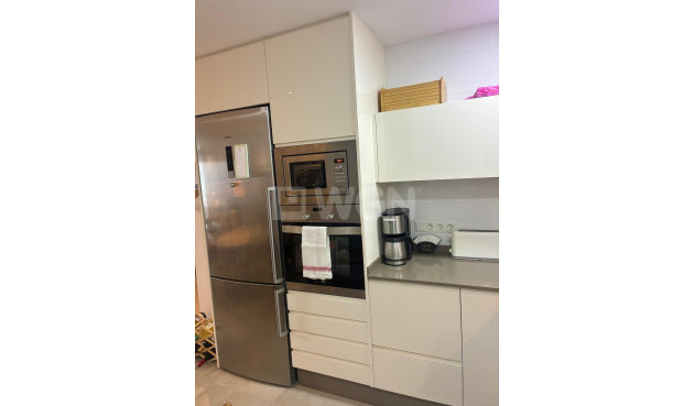 Odsprzedaż - Mieszkanie w bloku - Torrevieja - El Acequión - Los Náufragos