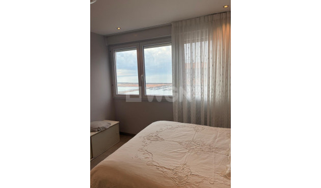 Odsprzedaż - Mieszkanie w bloku - Torrevieja - El Acequión - Los Náufragos