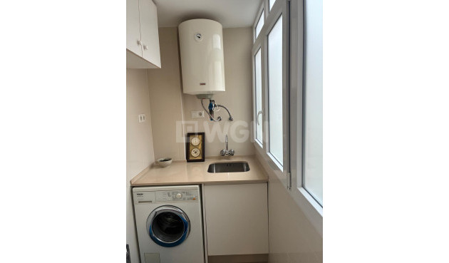 Odsprzedaż - Mieszkanie w bloku - Torrevieja - El Acequión - Los Náufragos