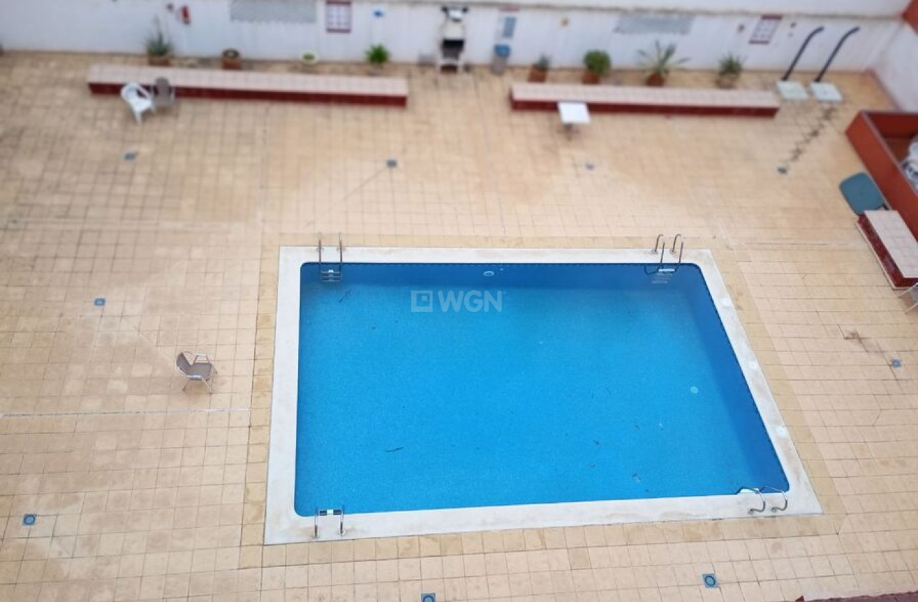 Resale - Apartment / flat - Almoradí - Inland