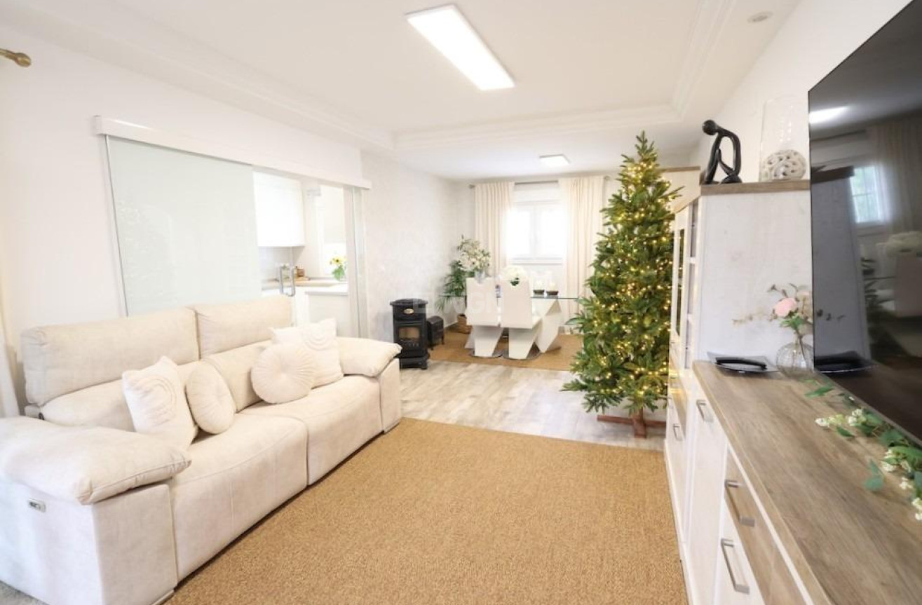 Reventa - Villa - San Miguel de Salinas - Inland