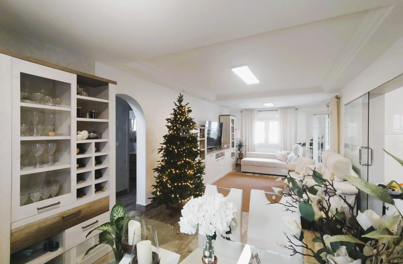 Reventa - Villa - San Miguel de Salinas - Inland