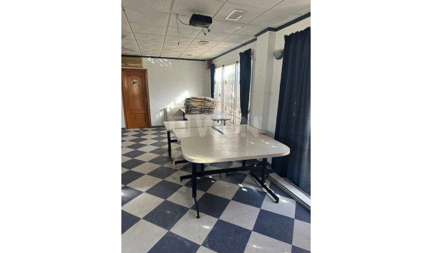 Reventa - Comercial - Las Fillipinas