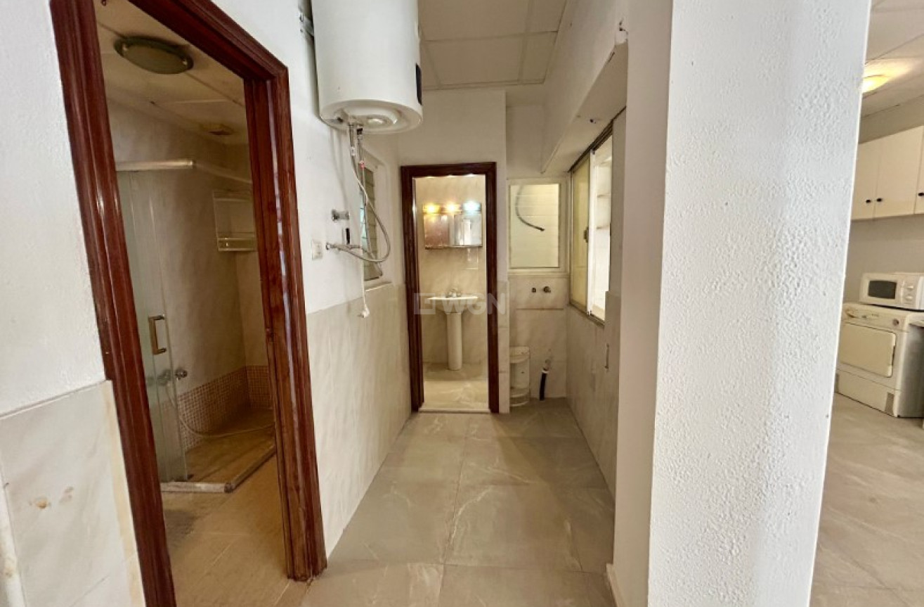 Resale - Apartment / flat - Torrevieja - Costa Blanca