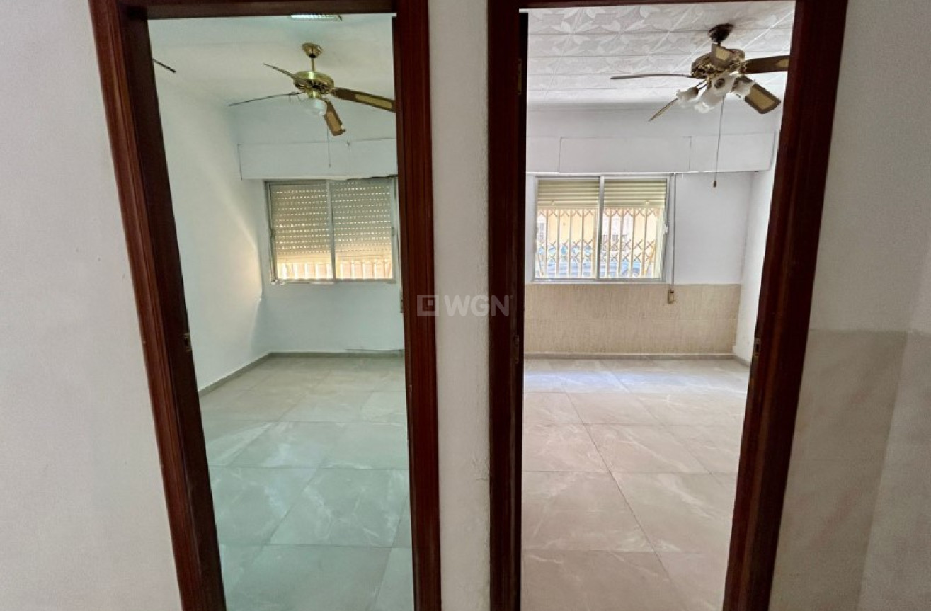 Resale - Apartment / flat - Torrevieja - Costa Blanca