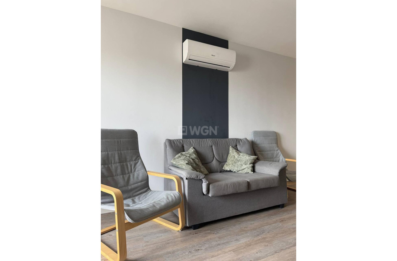 Odsprzedaż - Mieszkanie w bloku - Torrevieja - Playa del Cura