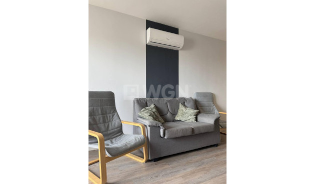 Odsprzedaż - Mieszkanie w bloku - Torrevieja - Playa del Cura