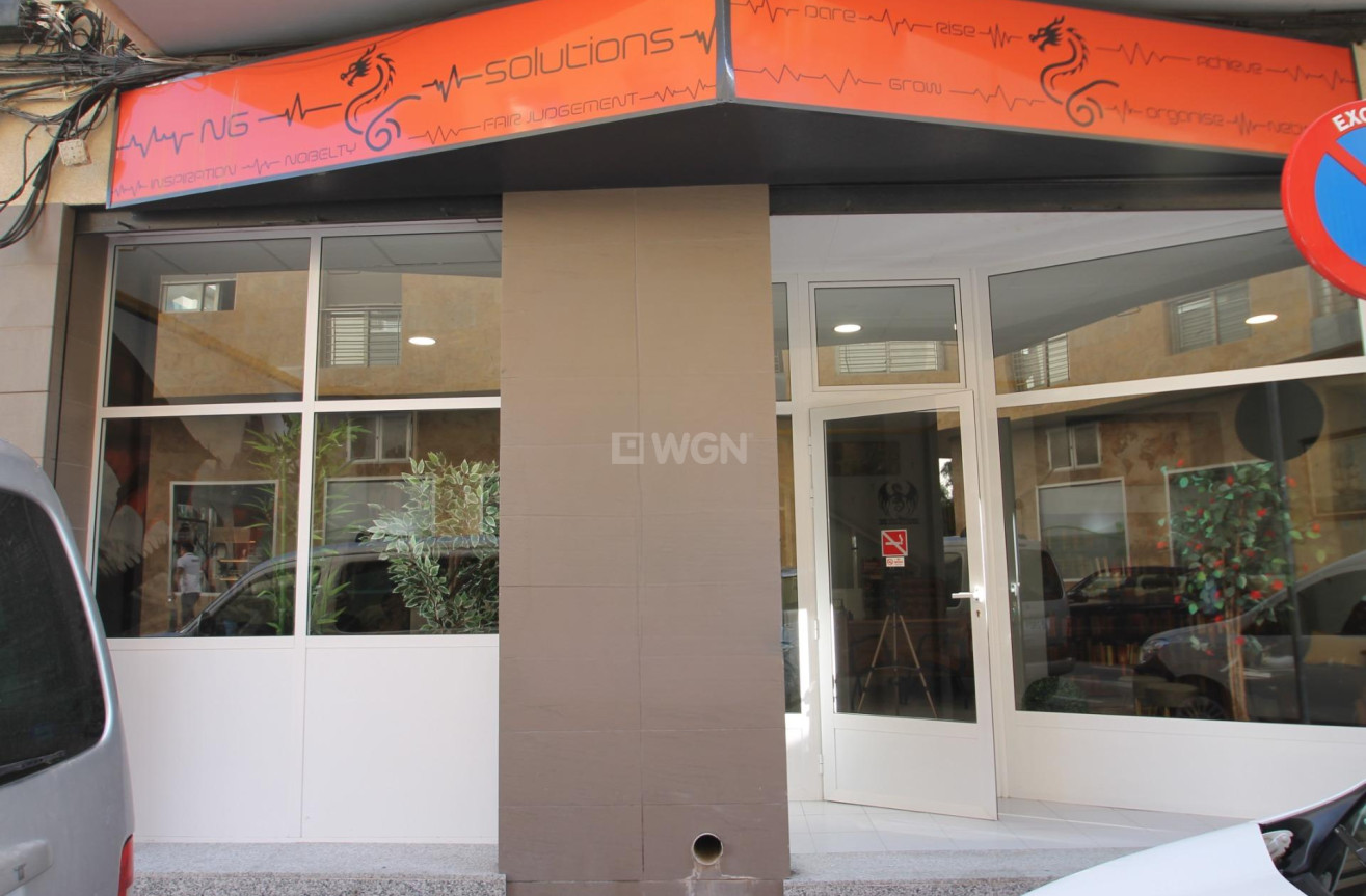 Resale - Commercial - Torrevieja - Las Piscinas Naturales