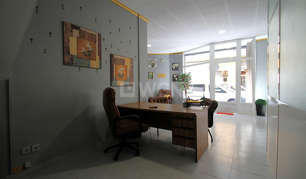 Resale - Commercial - Torrevieja - Las Piscinas Naturales