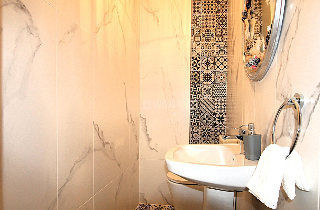 Resale - Commercial - Torrevieja - Las Piscinas Naturales