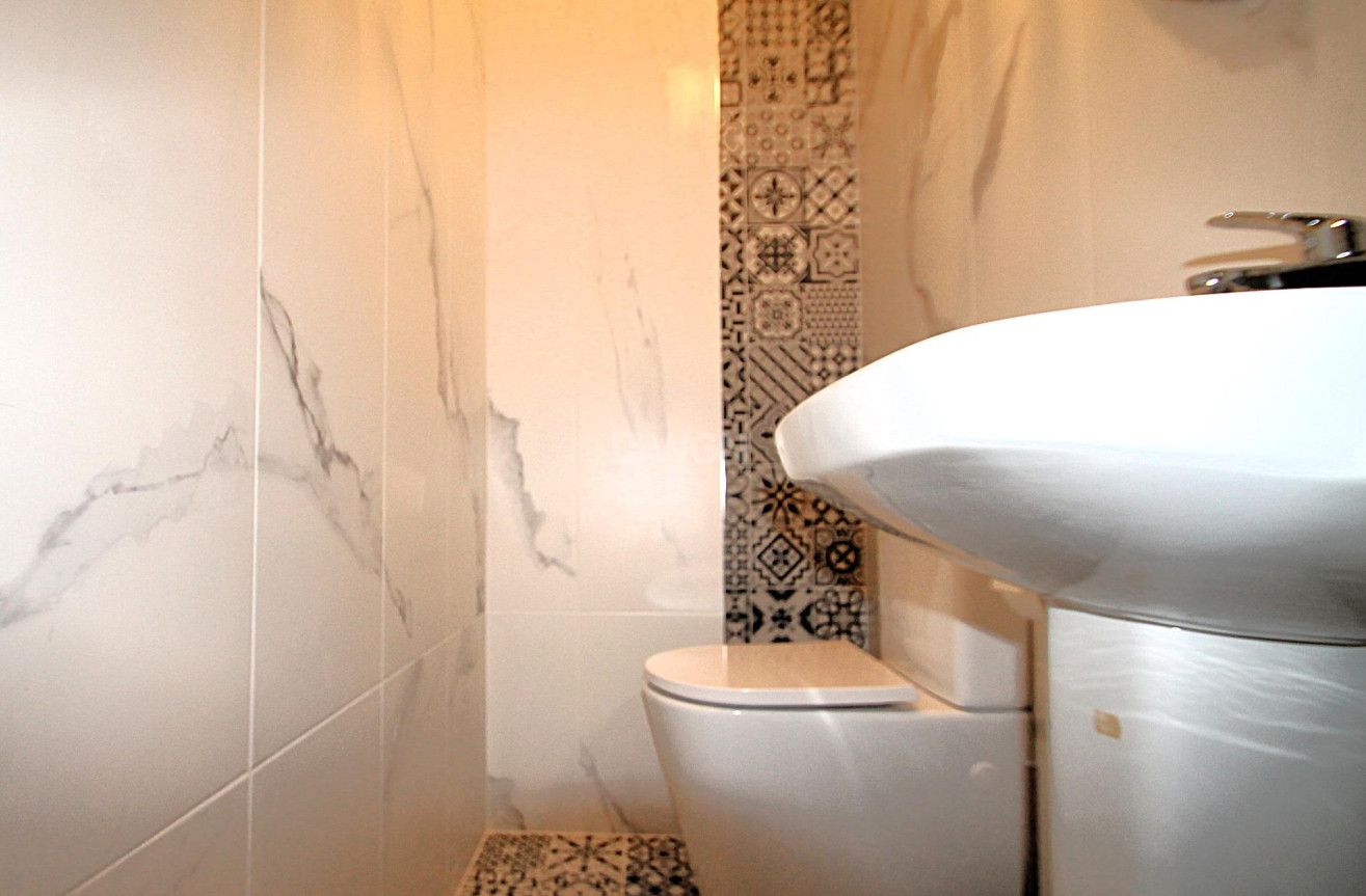 Resale - Commercial - Torrevieja - Las Piscinas Naturales