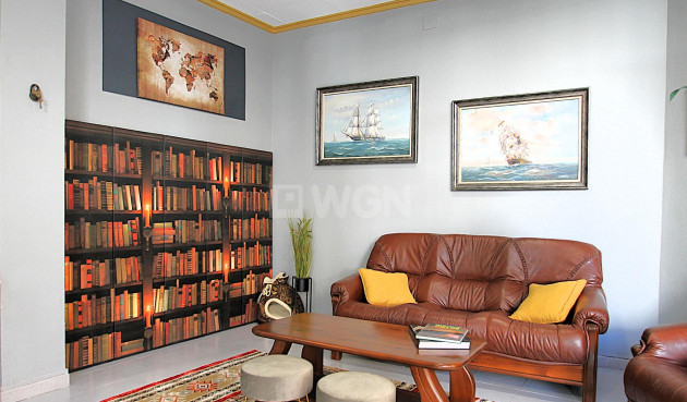 Resale - Commercial - Torrevieja - Las Piscinas Naturales