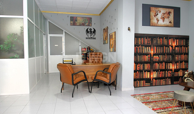 Resale - Commercial - Torrevieja - Las Piscinas Naturales