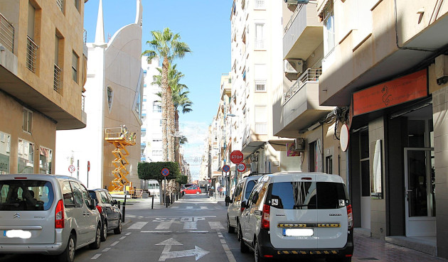 Resale - Commercial - Torrevieja - Las Piscinas Naturales