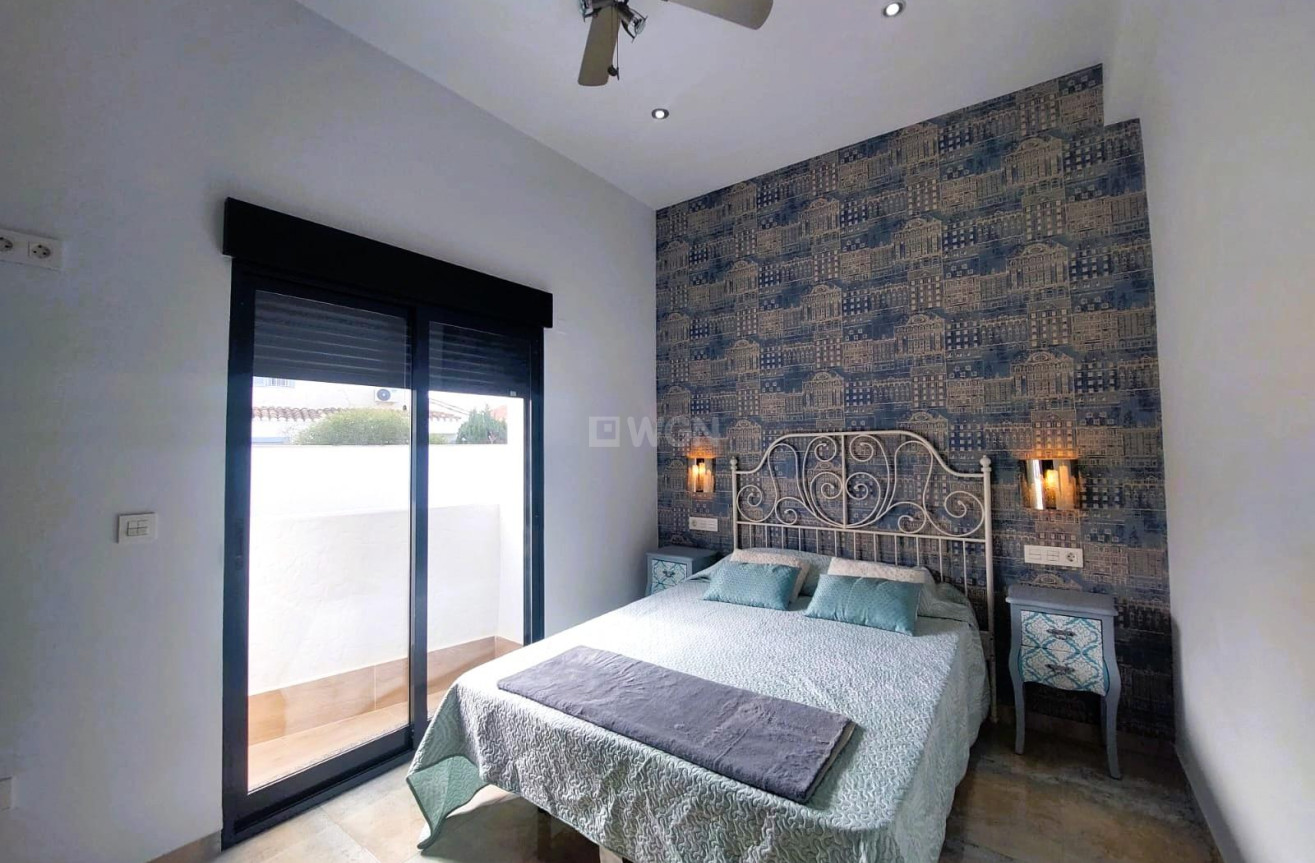 Odsprzedaż - Villa - Pilar de la Horadada - Costa Blanca