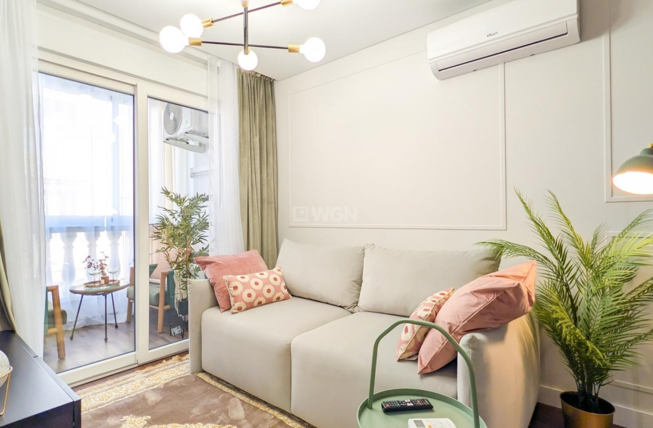 Resale - Apartment / flat - Torrevieja - Costa Blanca