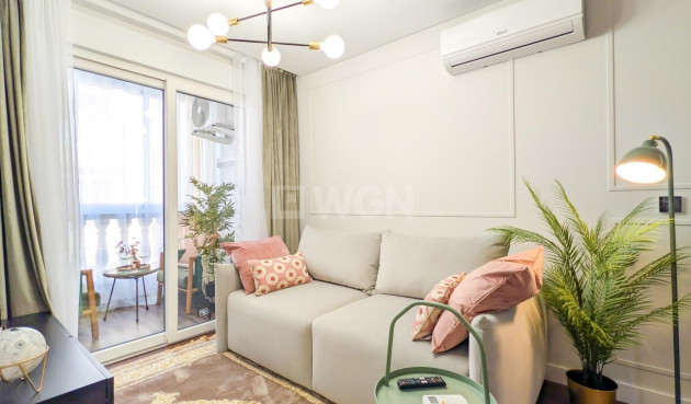 Resale - Apartment / flat - Torrevieja - Costa Blanca