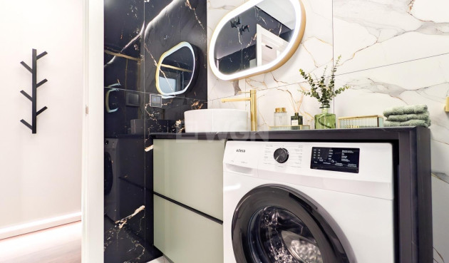 Resale - Apartment / flat - Torrevieja - Costa Blanca