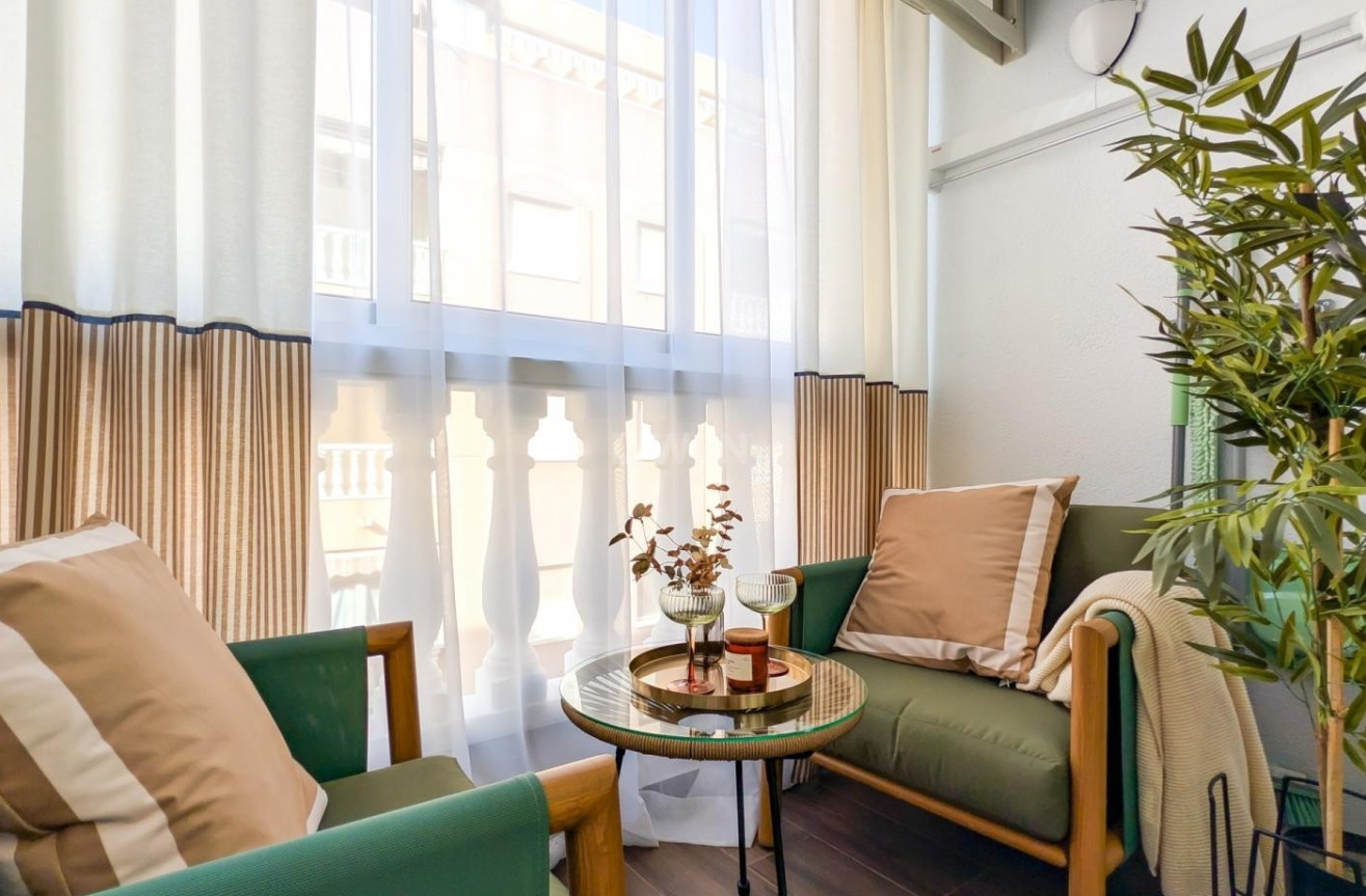 Resale - Apartment / flat - Torrevieja - Costa Blanca