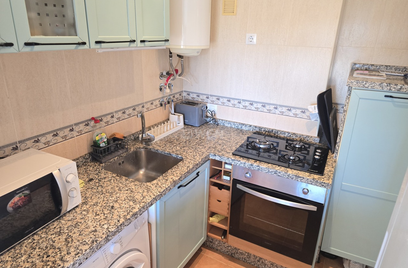 Odsprzedaż - Mieszkanie w bloku - Alcaucín - Inland