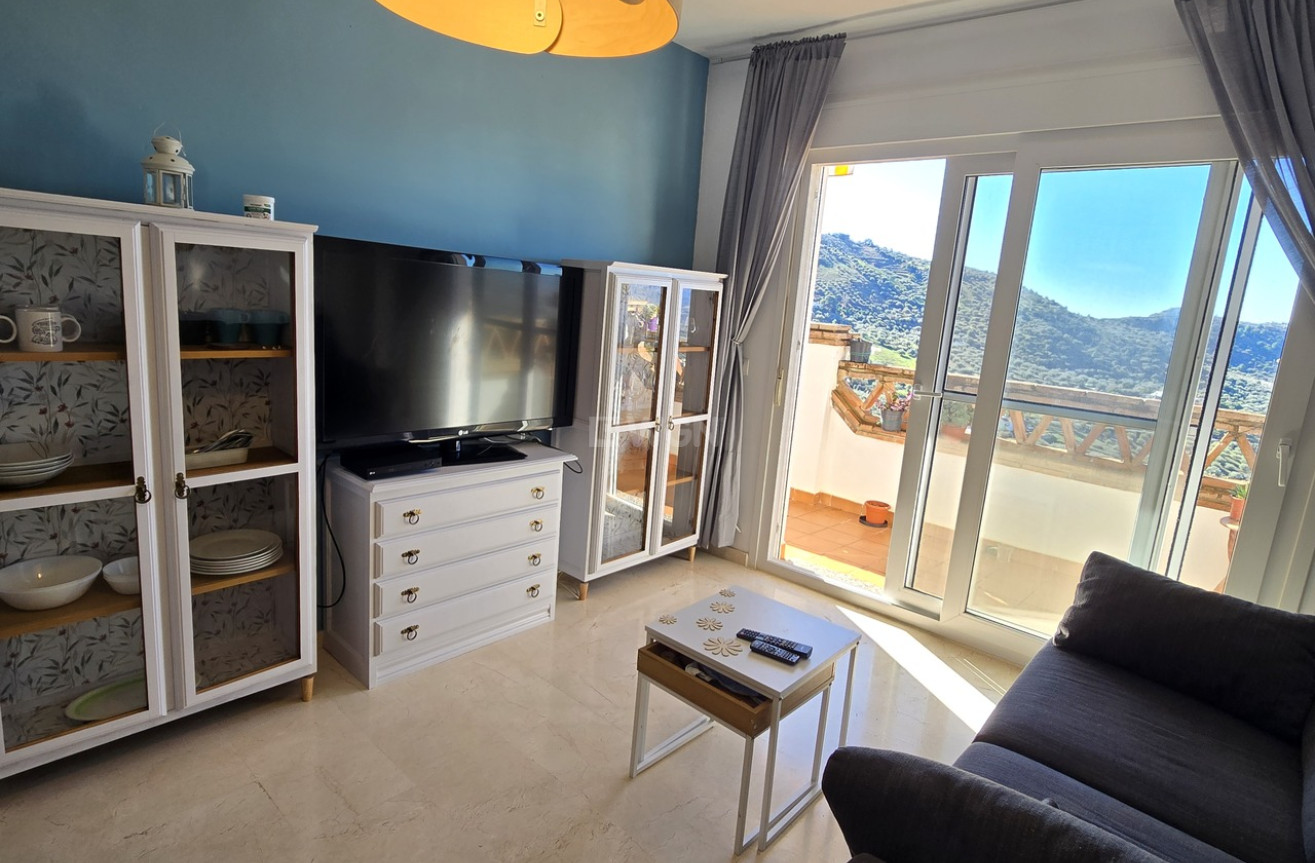 Odsprzedaż - Mieszkanie w bloku - Alcaucín - Inland